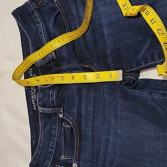 American Eagle Artist crop dark wash mid rise women's size 6 - Picture 3 of 7